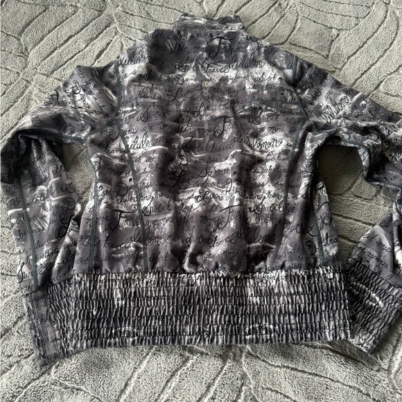 RARE Lululemon Jacket - Picture 2 of 2